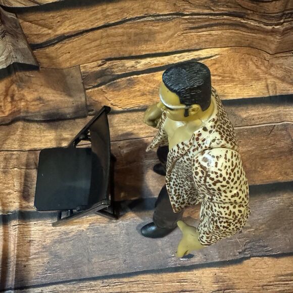 WWF The Rock Wrestling Figure Summer Slam 99 Fully Loaded 2 Jakks Pacific Chair - Picture 6 of 8